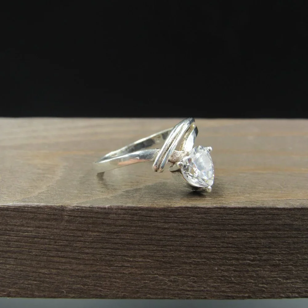 Size 6 Sterling Silver Simple Clear CZ Heart Love Band Ring Vintage - Picture 2 of 8